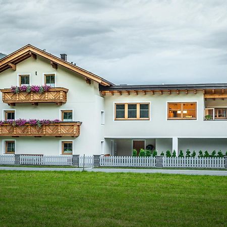 Haus Viktoria Apartment Längenfeld Exterior photo